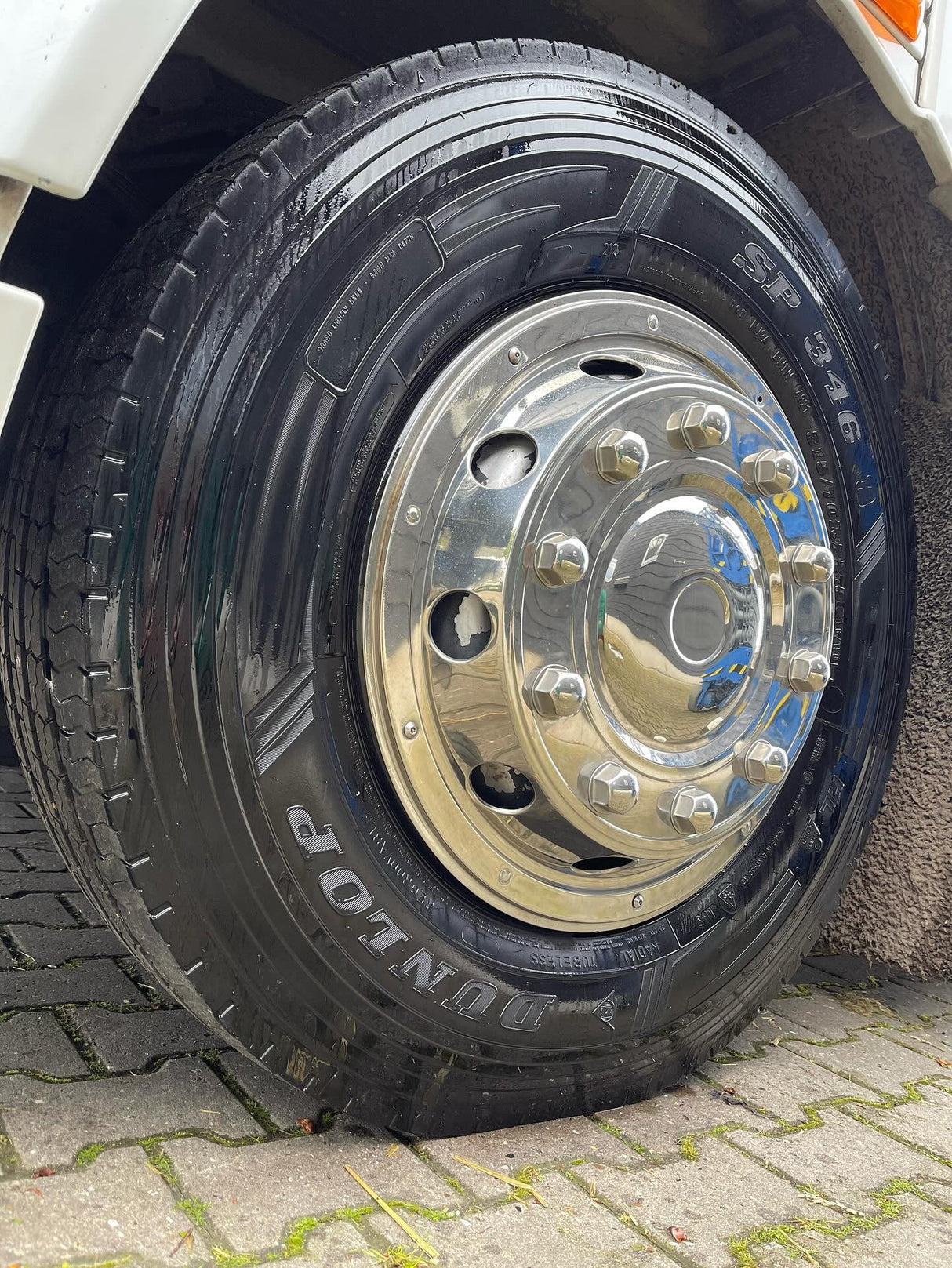 Tyre Dressing Resultaat uit Truckshop- Truckssupply -  banden zwart