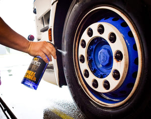 Wheel Cleaner gebruiken op velgen Vrachtwagen